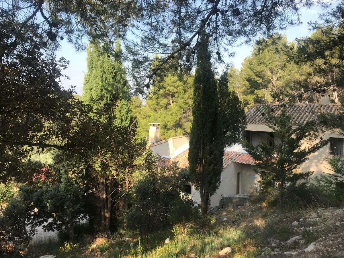 Bed and Breakfast Mas De La Fadeto Les Baux-de-Provence Esterno foto