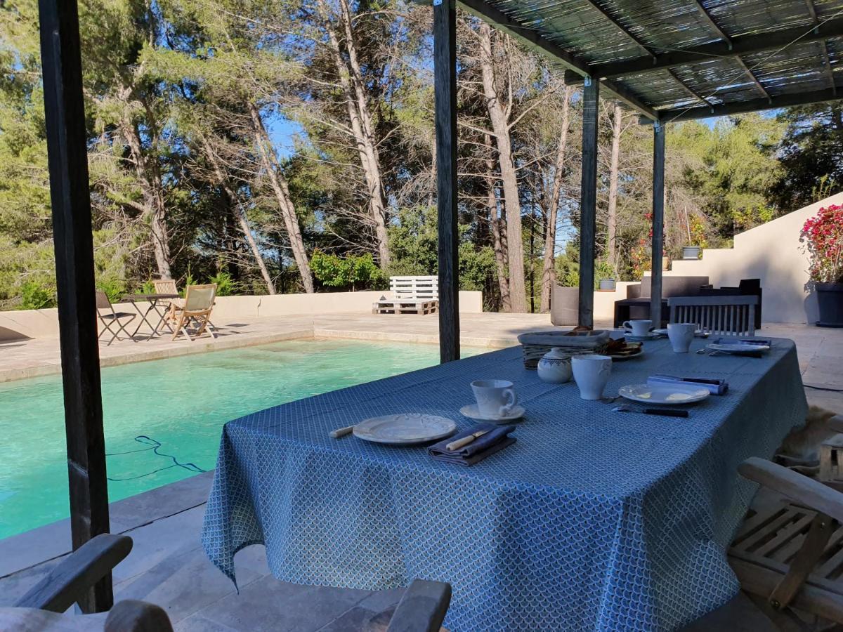 Bed and Breakfast Mas De La Fadeto Les Baux-de-Provence Esterno foto